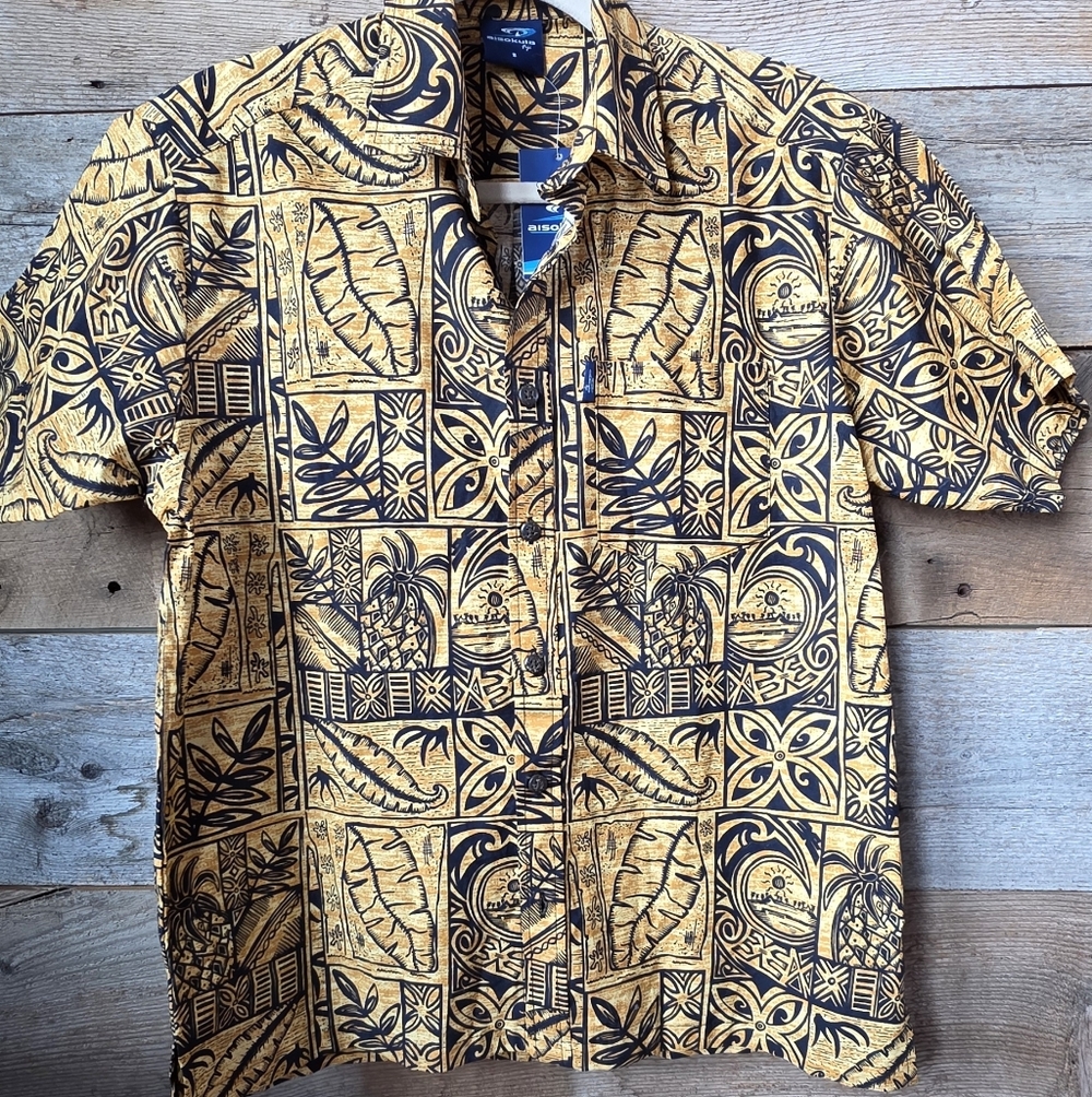 Men's Casual Button Down Shirt - Island Print- Made In Fiji Mens Small